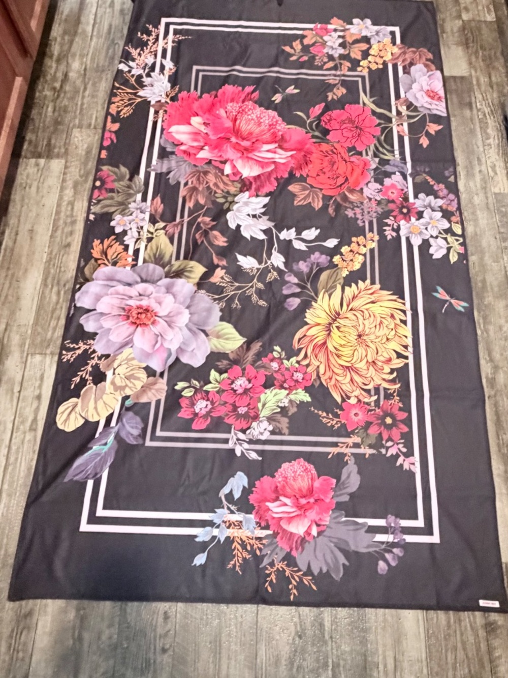 Johnny Was Baccara Reversible Beach Towel Floral 40x70 NWOT + Pouch - Picture 4 of 9